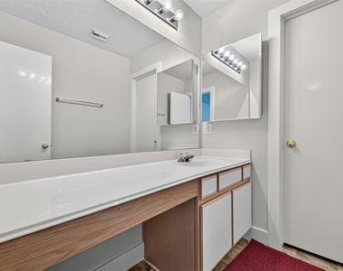 15859 E Park Court - Photo Thumbnail 18