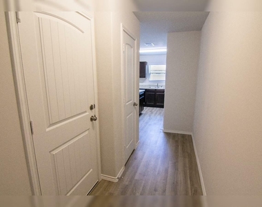 21923 King Heights Lane - Photo Thumbnail 2