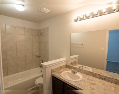 21923 King Heights Lane - Photo Thumbnail 4