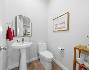 5929 Haring Lane - Photo Thumbnail 14