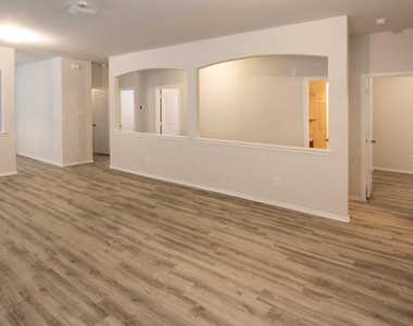 6303 Austinville Lane - Photo Thumbnail 6