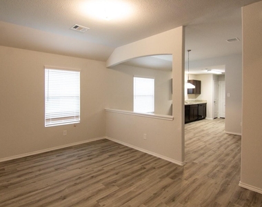 6303 Austinville Lane - Photo Thumbnail 4