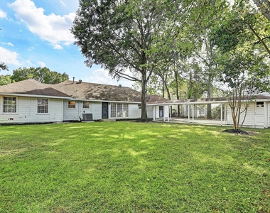 3709 Parkwood Drive - Photo Thumbnail 12