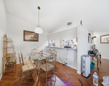 411 Forest Hills Drive - Photo Thumbnail 6