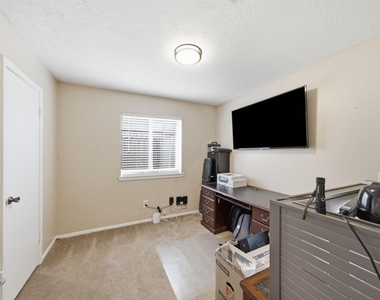 411 Forest Hills Drive - Photo Thumbnail 7