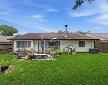 411 Forest Hills Drive - Photo Thumbnail 16