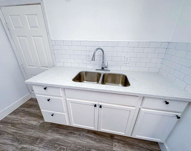 2555 Pierce Street - Photo Thumbnail 4