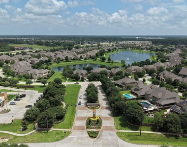 9614 Blackberry Terrace Drive - Photo Thumbnail 5