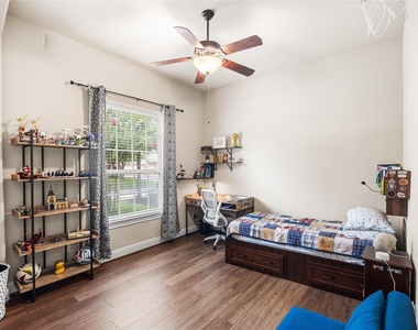 9614 Blackberry Terrace Drive - Photo Thumbnail 30