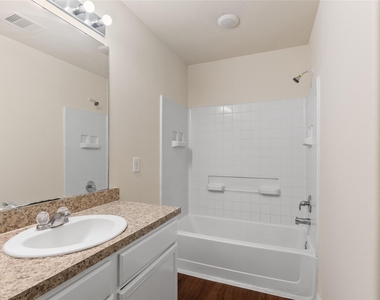 15606 Kiplands Bend Drive - Photo Thumbnail 13