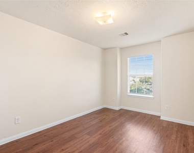 15606 Kiplands Bend Drive - Photo Thumbnail 9