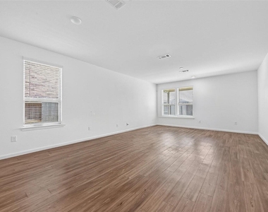 8111 Star Terrace Drive - Photo Thumbnail 14