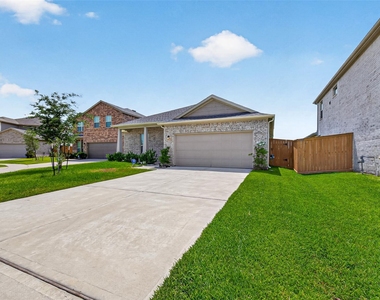 8111 Star Terrace Drive - Photo Thumbnail 2