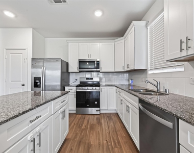 8111 Star Terrace Drive - Photo Thumbnail 13