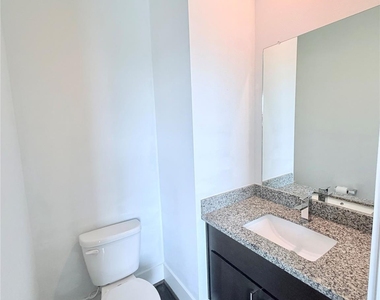 2913 Leeland Street - Photo Thumbnail 9