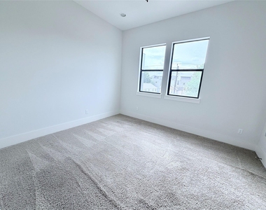 2913 Leeland Street - Photo Thumbnail 13