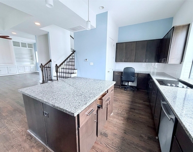 2913 Leeland Street - Photo Thumbnail 7
