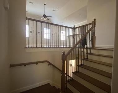 6353 Richmond Avenue - Photo Thumbnail 5