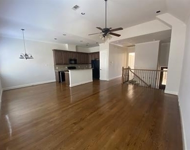 6353 Richmond Avenue - Photo Thumbnail 6