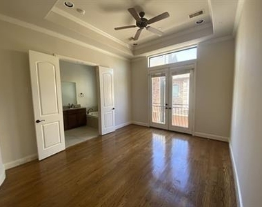 6353 Richmond Avenue - Photo Thumbnail 7