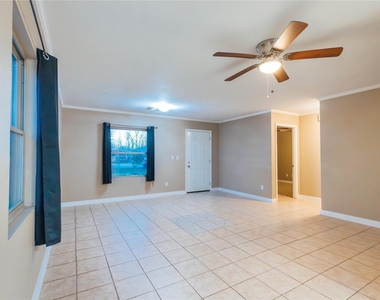 5617 Schutz Street - Photo Thumbnail 7