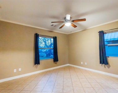 5617 Schutz Street - Photo Thumbnail 12
