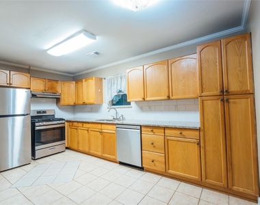 5617 Schutz Street - Photo Thumbnail 8