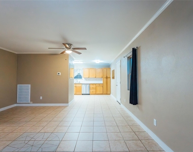 5617 Schutz Street - Photo Thumbnail 6