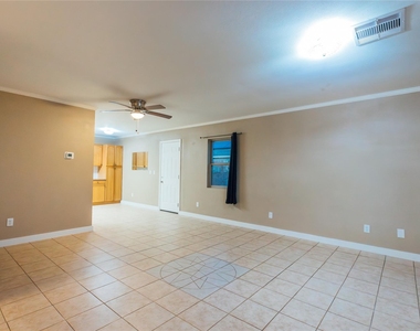 5617 Schutz Street - Photo Thumbnail 11