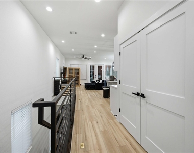 5330 Wenda Street - Photo Thumbnail 5