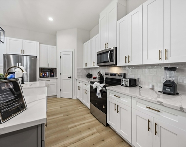 5330 Wenda Street - Photo Thumbnail 13