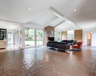 15 Saddlebrook Lane - Photo Thumbnail 5