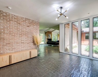 15 Saddlebrook Lane - Photo Thumbnail 4