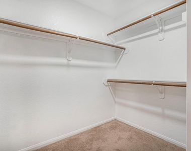 211 Hunt Road - Photo Thumbnail 13