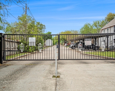 211 Hunt Road - Photo Thumbnail 1