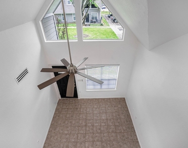 211 Hunt Road - Photo Thumbnail 21