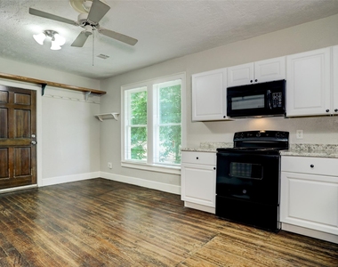 523 E Mulberry Street - Photo Thumbnail 4