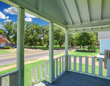 523 E Mulberry Street - Photo Thumbnail 2