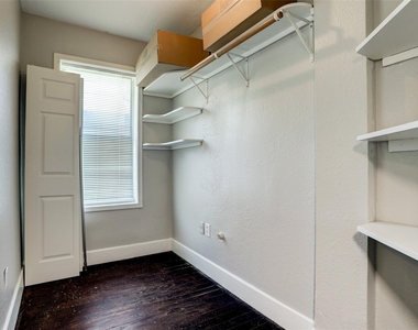 523 E Mulberry Street - Photo Thumbnail 9