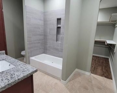 6051 25th Street - Photo Thumbnail 26