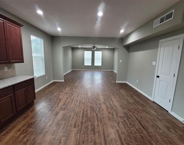 6051 25th Street - Photo Thumbnail 7
