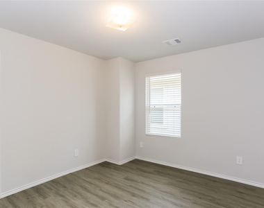2707 Bouvardia Way - Photo Thumbnail 6
