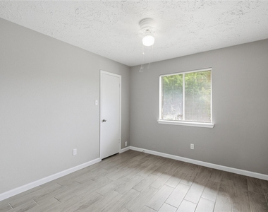 3611 Macon Place Court - Photo Thumbnail 13