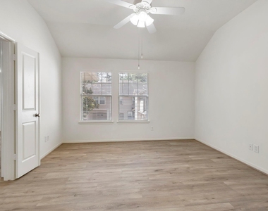 67 Woodlily Place - Photo Thumbnail 11