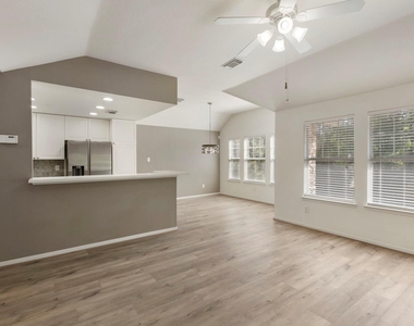 67 Woodlily Place - Photo Thumbnail 7