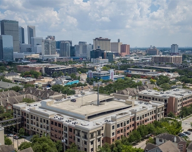 206 Mcgowen Street - Photo Thumbnail 15