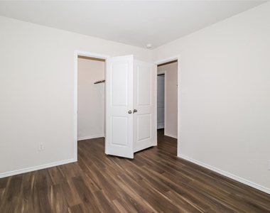 1109 Copal Trail - Photo Thumbnail 11