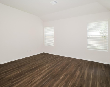 2321 Blue Opal Lane - Photo Thumbnail 7