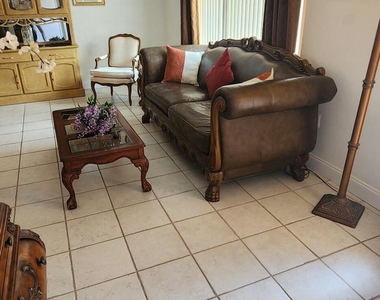 610 Palm Drive - Photo Thumbnail 3