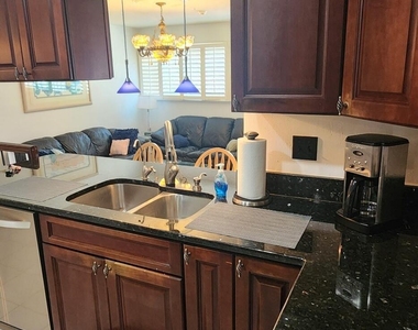 610 Palm Drive - Photo Thumbnail 15